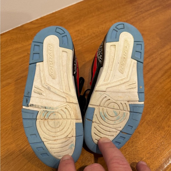 Kids Jordan Legacy - Picture 3 of 5